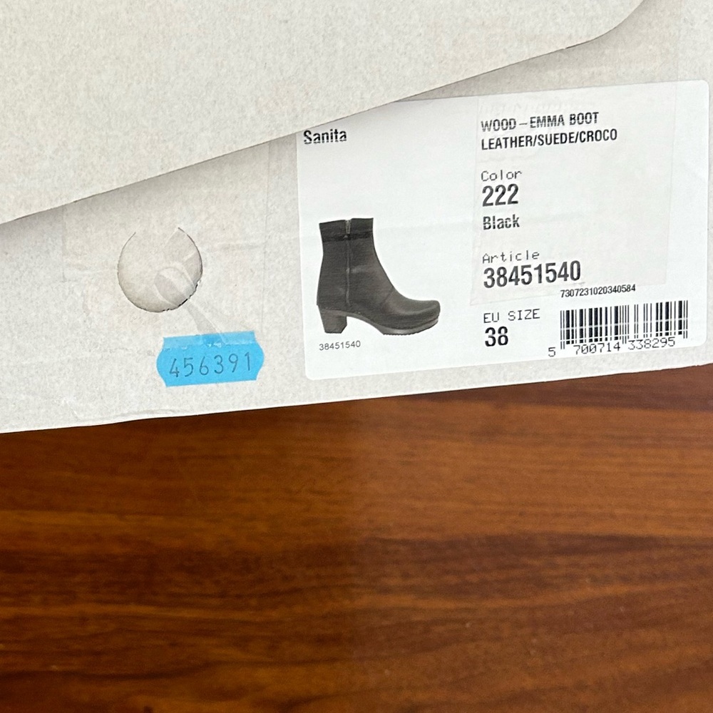 Lotta Swedish Boots. Size 38 = 7.5 never worn.